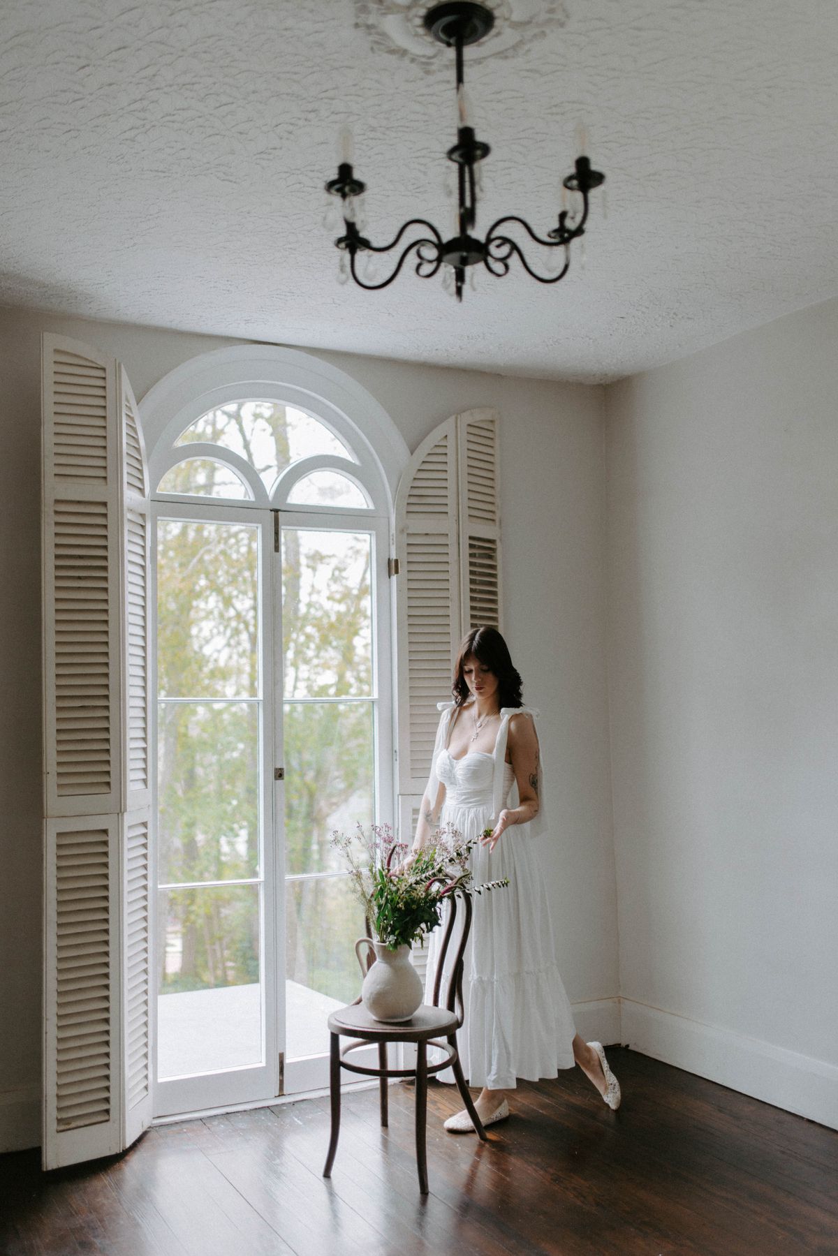 Elegant minimalist autumn outfit styled with AI